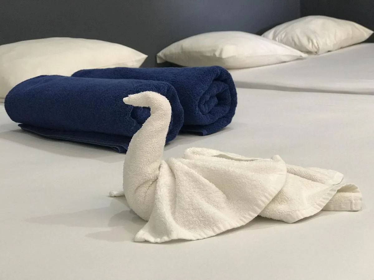 Easy Hotel بلايا ديل كارمن المكسيك