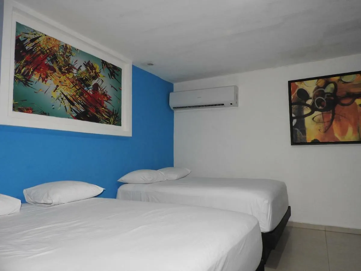 Easy Hotel بلايا ديل كارمن