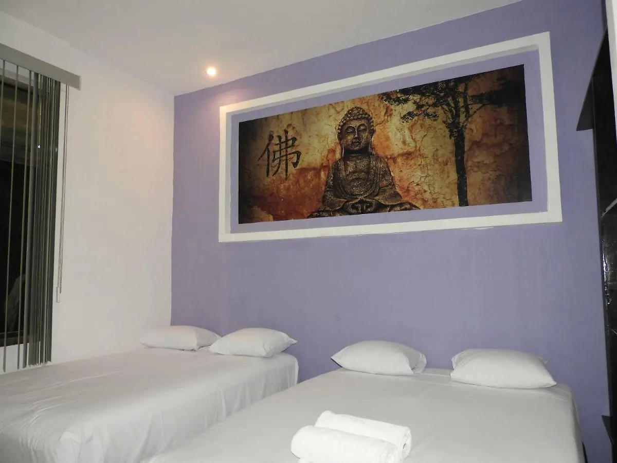 Easy Hotel بلايا ديل كارمن 0*,
