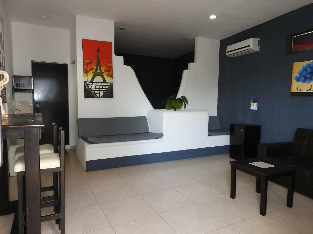 Easy Hotel بلايا ديل كارمن