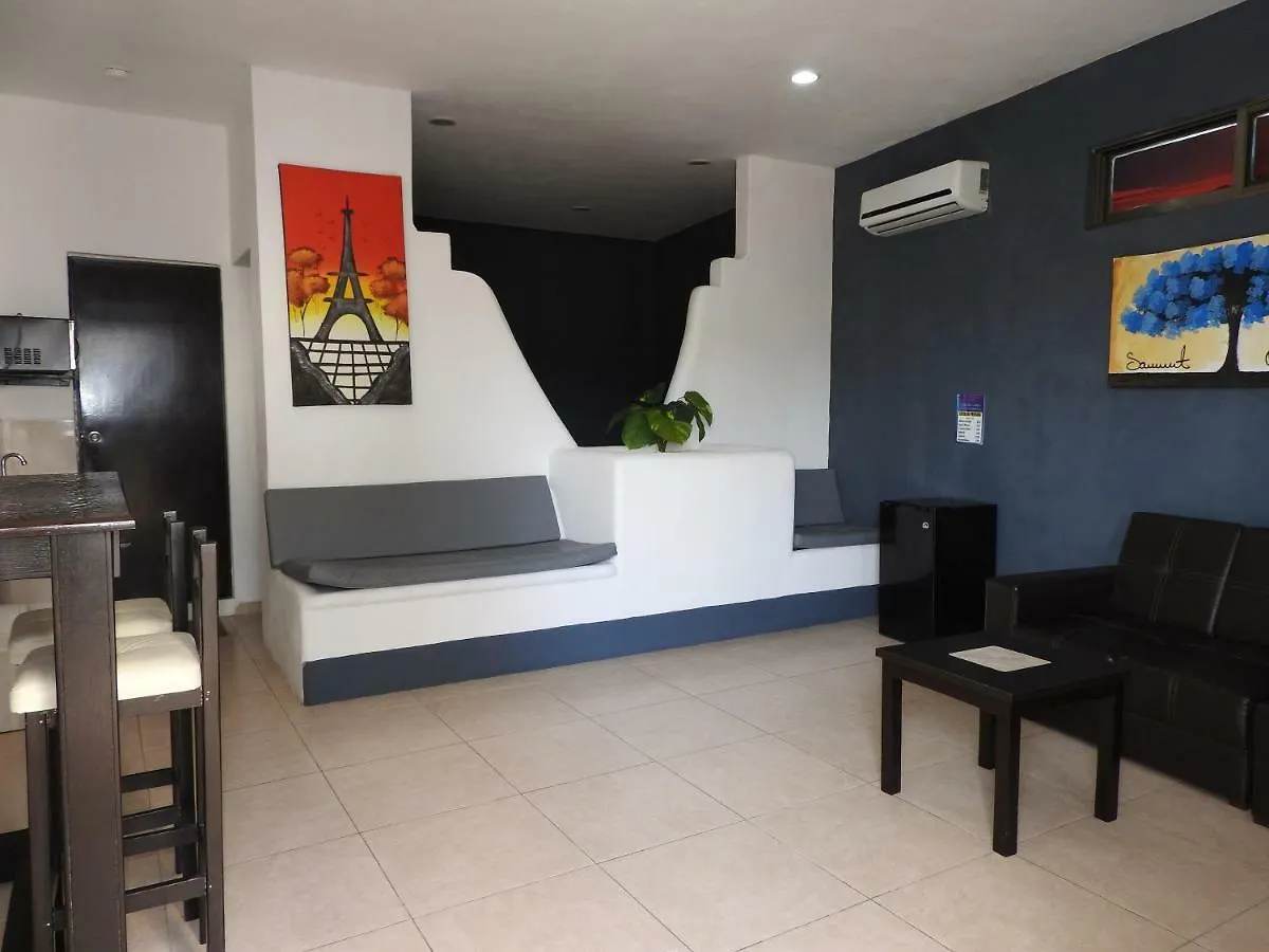 Easy Hotel بلايا ديل كارمن
