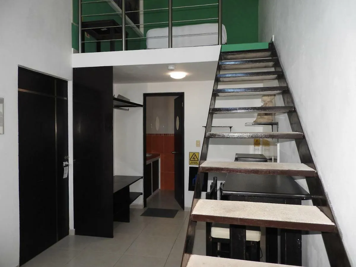 Easy Hotel بلايا ديل كارمن