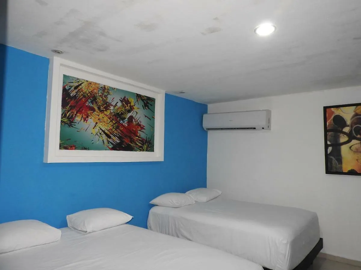 Easy Hotel بلايا ديل كارمن المكسيك
