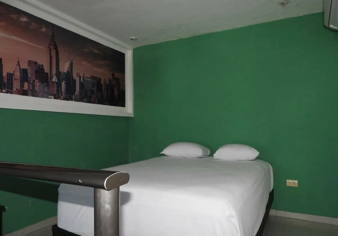 Easy Hotel بلايا ديل كارمن