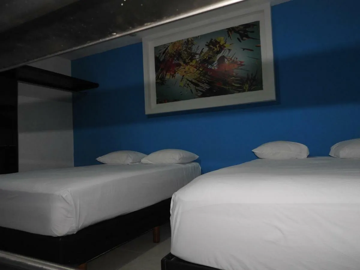 Easy Hotel بلايا ديل كارمن المكسيك
