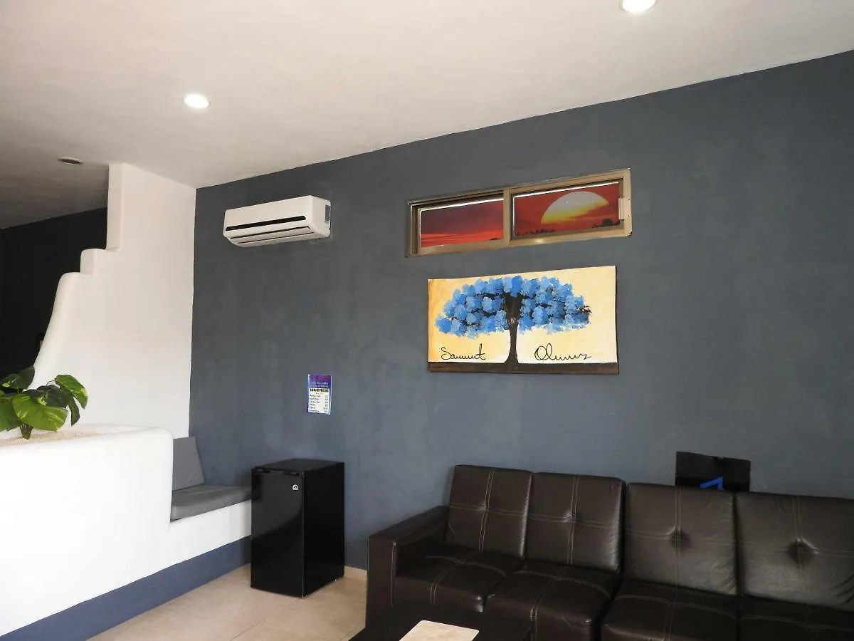 Easy Hotel بلايا ديل كارمن